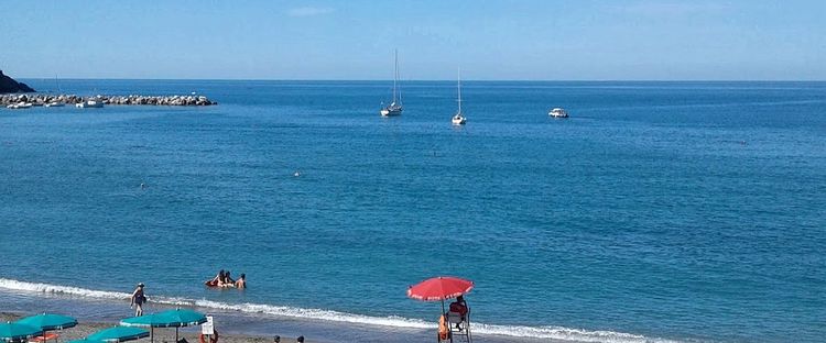 Yacht anchorage in Levanto