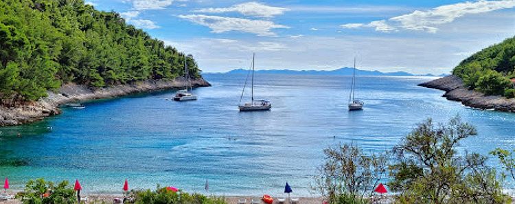 Yacht anchorage in Pupnatska Luka Bay