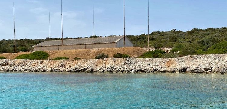 Yacht anchorage in Meja Bay