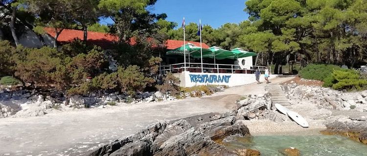 Restaurant in Perna Bay in the south of Proizd Island