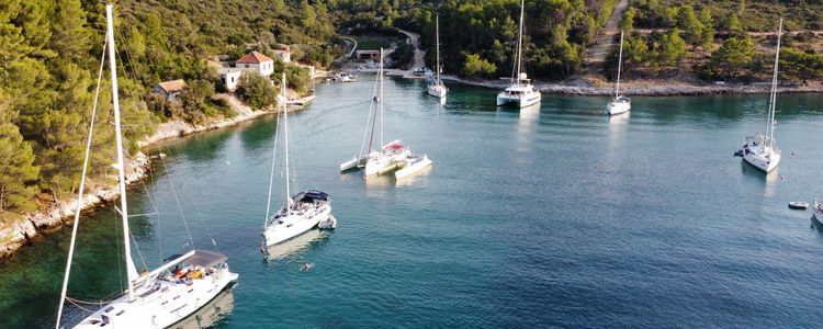 Yacht mooring buoys in Lovisce Bay