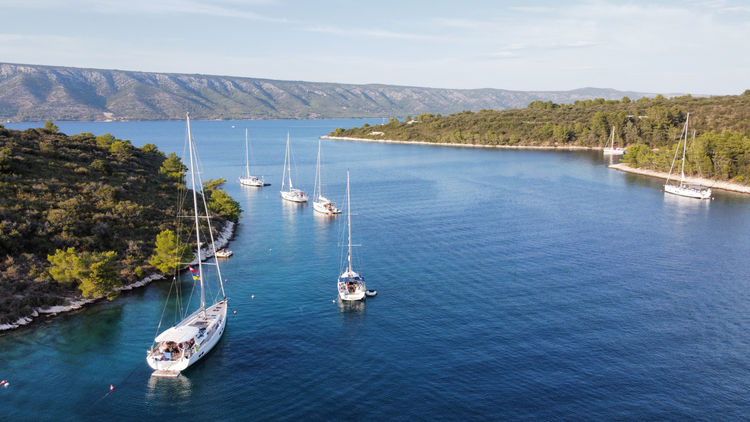 Yacht mooring buoys in Lovisce Bay