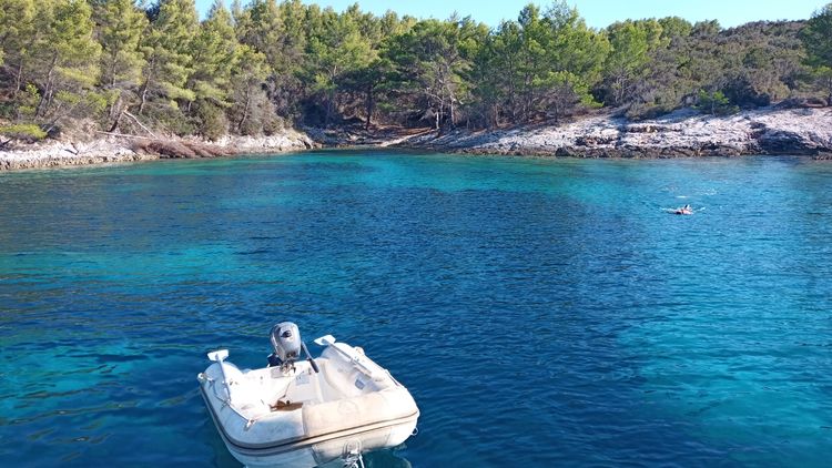 Yacht anchorage in Rasohatica Bay