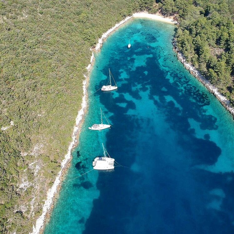 Yacht anchorage in Porterusa Bay