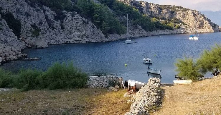 Yacht anchorage in Kruseva Bay