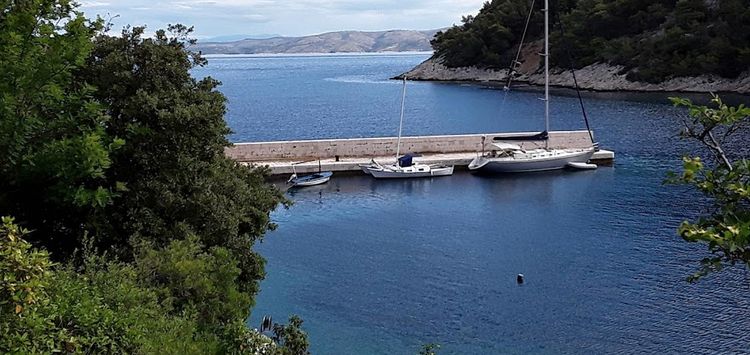 Yacht anchorage in Vela Stiniva Bay