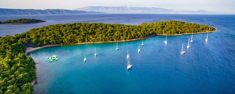 Yacht anchorage in Vrboska Bay