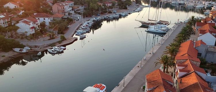 Yacht mooring at Vrboska waterfront