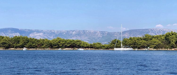 Yacht anchorage at Zecevo Island