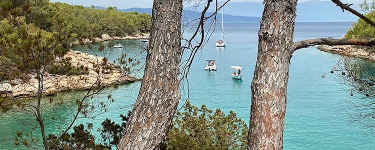 Yacht anchorage in Maslinica Bay