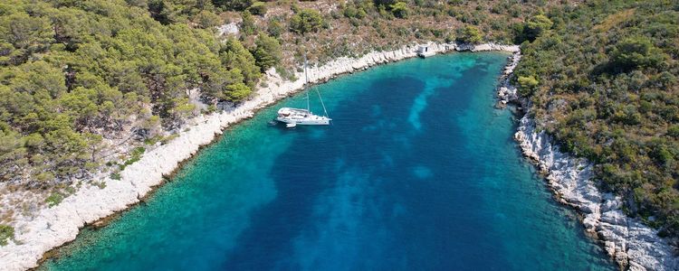 Yacht anchorage in Pelegrinska Bay