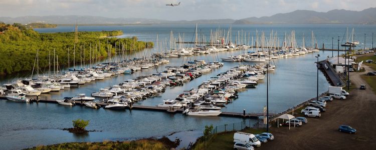 Yacht Marina Étang Z’Abricots