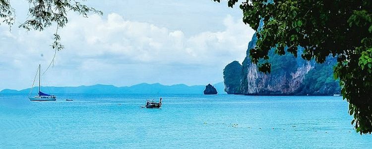 Yacht anchorages and mooring buoys in Loh Dalum Bay on Phi Phi Don Island