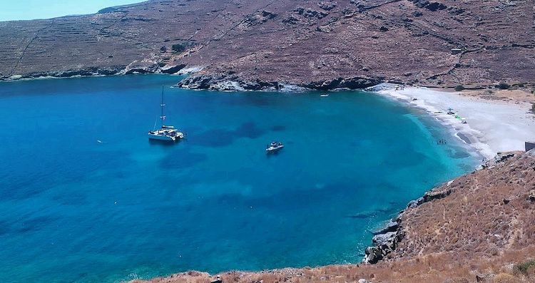 Anchorage of yachts in Gaidouromandra Bay