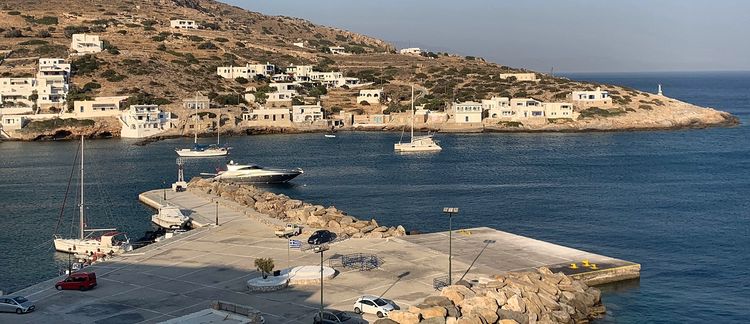 Yacht mooring in Alopronia