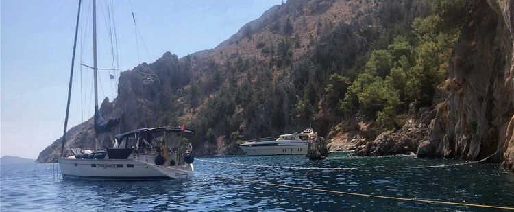 Yacht anchorage in Nanu Bay