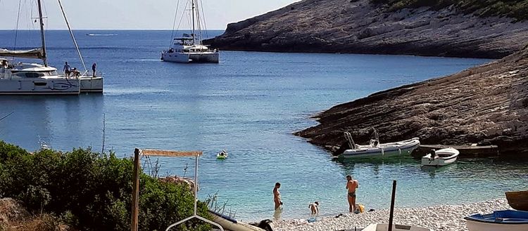 Yacht anchorage in Mala Travna Bay