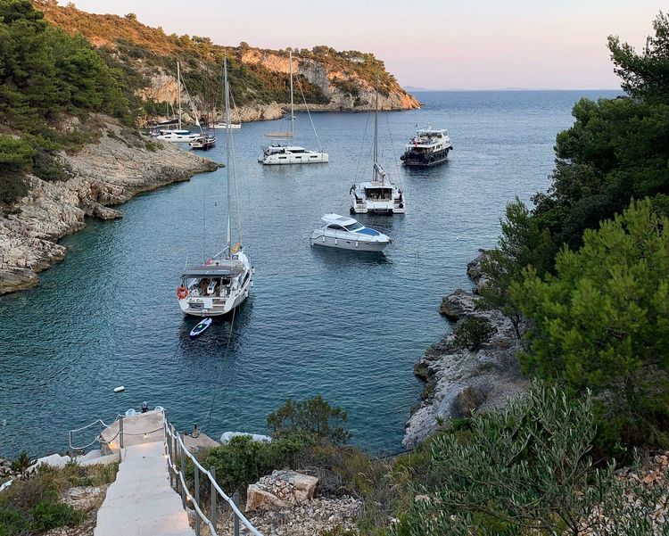 Yacht mooring buoys in Jorja Bay