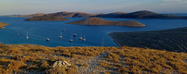 Yacht moorings in Lopatica bay