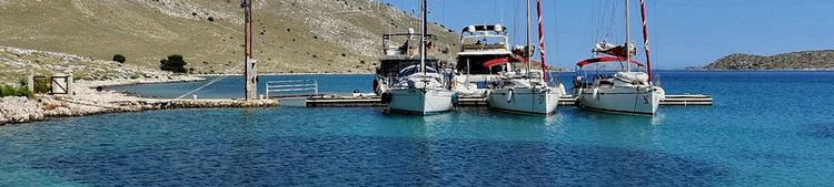 Yacht moorings in Lopatica bay