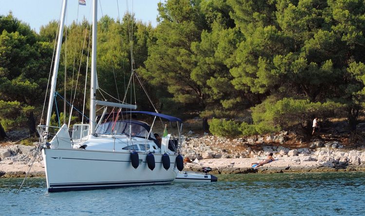 Yacht moorings in Donji Statival Bay