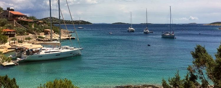 Yacht moorings in Mala Nozdra Bay