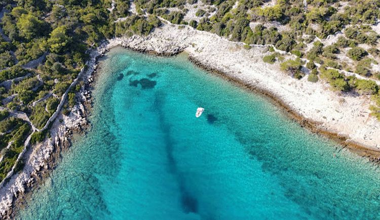 Yacht moorings in Mrtovac Bay