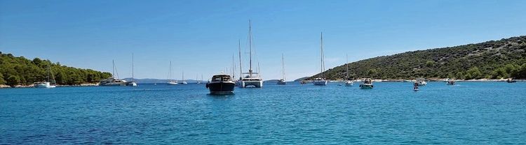 Yacht moorings in Mrtovac Bay