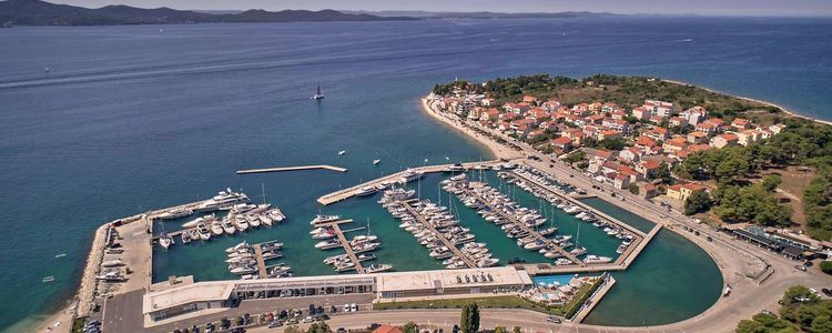 Yacht mooring in Marina Borik