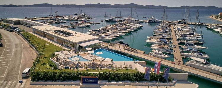 Yacht mooring in Marina Borik