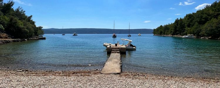 Yacht anchorage in Draga Nedomisje Bay