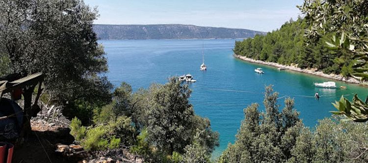 Yacht anchorage in Draga Nedomisje Bay