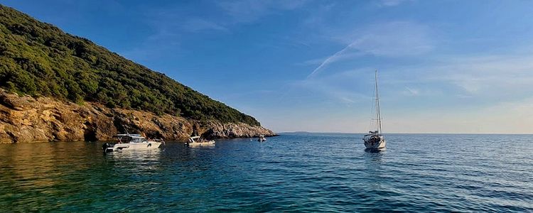 Yacht anchorage in Zanja Bay