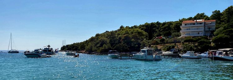 Yacht anchorages in Gozinka Bay