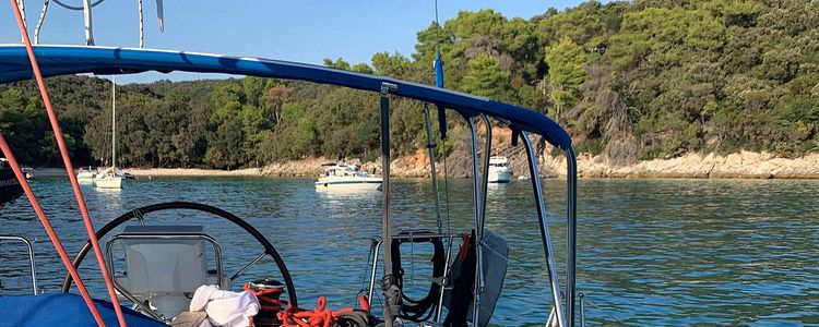 Yacht anchorages in Valsika Bay