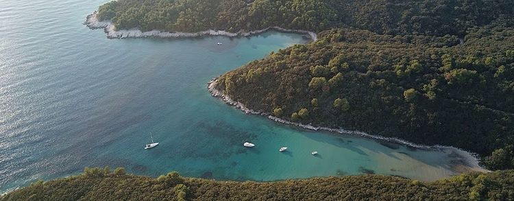 Yacht anchorages in Valsika Bay