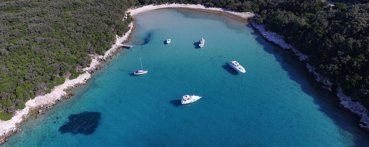 Yacht anchorages in Planka Bay