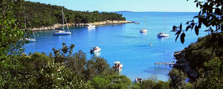 Yacht anchorages in Planka Bay