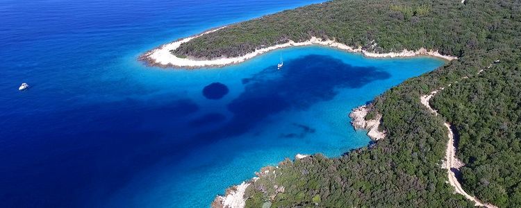 Yacht anchorages in St. Mara Bay