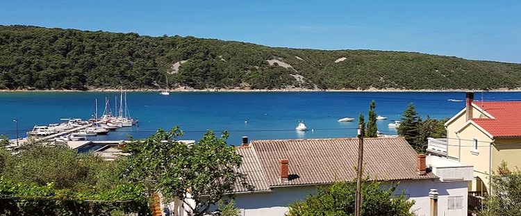 Yacht moorings in Kamporska Draga bay