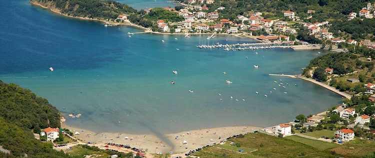 Yacht moorings in Kamporska Draga bay