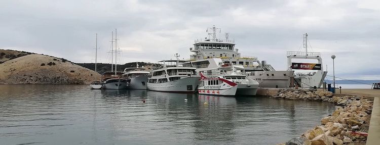 Ferry pier in Lopar Bay