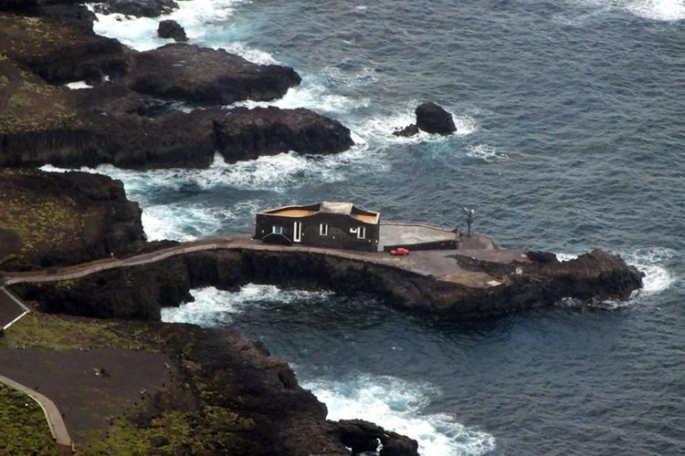 Tiny hotel on Las Puntas