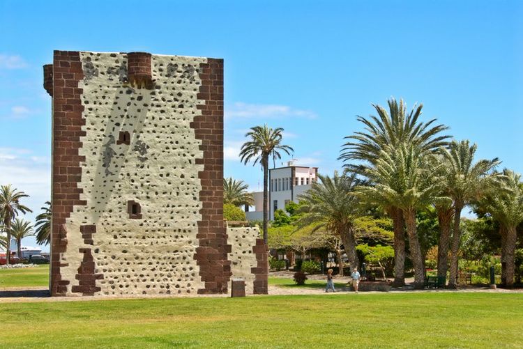 The Count's Tower. Behind its walls, unassailable to the primitive natives, Beatriz de Bobadilla waited out the Guanches' revolt.