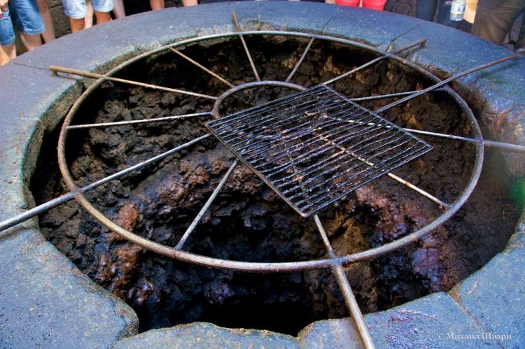 A well about 5 metres deep, which is used to cook food in the restaurant