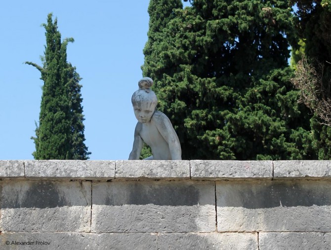 Statue of the Daughter of Greece, which adorns the memorial to Marcos Botsaris