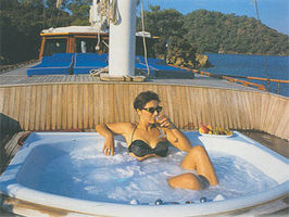 Deck Jacuzzi