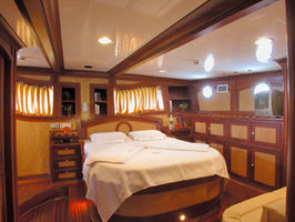 Queen Aft Cabin