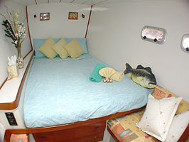 En-Suite Guest Queen Cabin