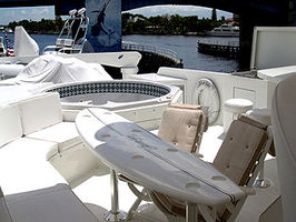 Flybridge Jacuzzi